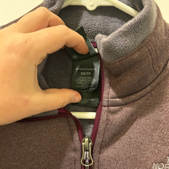 The North Face • Full Zip Up Jacket - Picture 2 of 4
